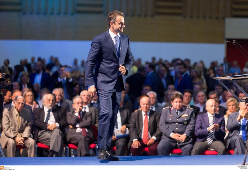 Οσα δεν έδειξαν οι κάμερες στην ομιλία Μητσοτάκη στη ΔΕΘ: Τα πηγαδάκια, οι χειραψίες, η Μαρέβα [εικόνες] | iefimerida.gr 14