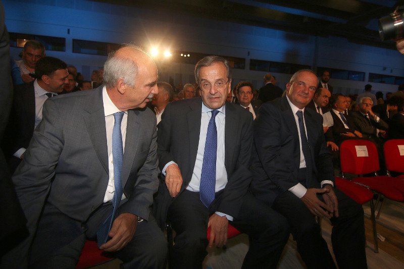 Οσα δεν έδειξαν οι κάμερες στην ομιλία Μητσοτάκη στη ΔΕΘ: Τα πηγαδάκια, οι χειραψίες, η Μαρέβα [εικόνες] | iefimerida.gr 3