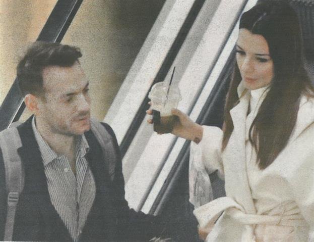 Η Αθηνά Οικονομάκου και η Νικολέττα Ράλλη είναι... συνυφάδες -Εχουν σχέση με αδέλφια [εικόνες] | iefimerida.gr 4