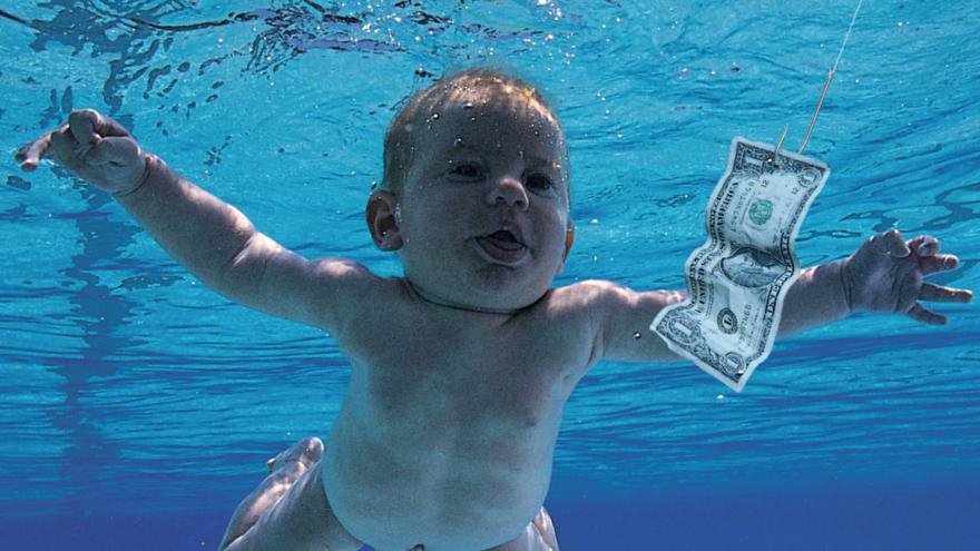 Το μωρό των Nirvana στην ίδια πισίνα, 25 χρόνια μετά [εικόνες] | iefimerida.gr 6