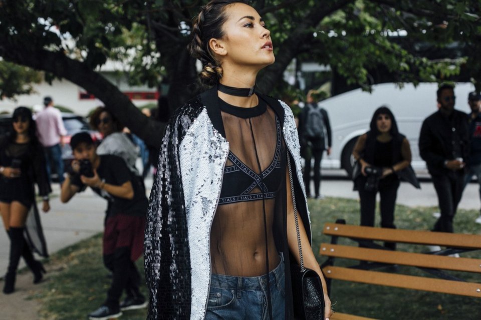 Tι φοράνε οι γυναίκες στο δρόμο της Νέας Υόρκης, το φθινόπωρο [εικόνες] | iefimerida.gr 1