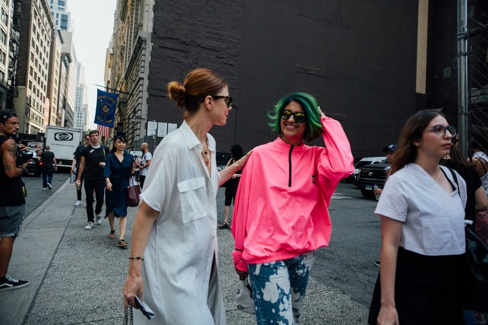 Tι φοράνε οι γυναίκες στο δρόμο της Νέας Υόρκης, το φθινόπωρο [εικόνες] | iefimerida.gr 12