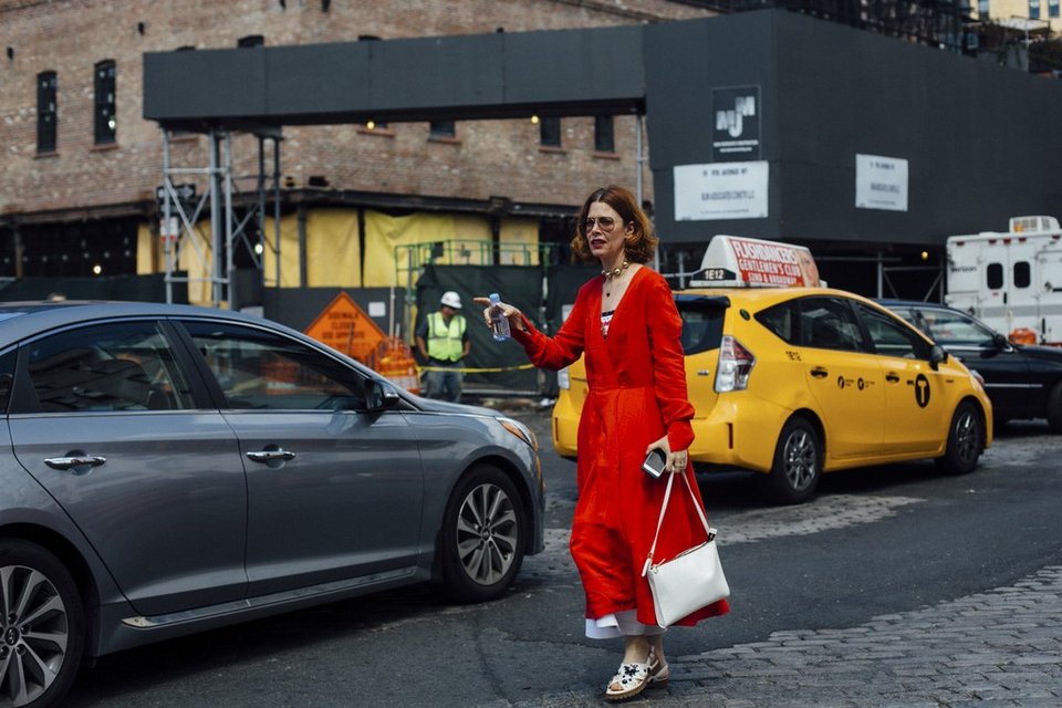 Tι φοράνε οι γυναίκες στο δρόμο της Νέας Υόρκης, το φθινόπωρο [εικόνες] | iefimerida.gr 5