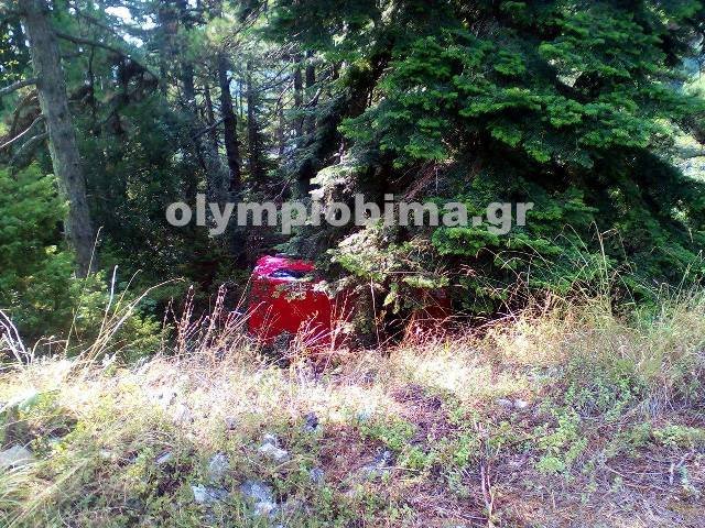Aυτοκίνητο έπεσε σε χαράδρα στον Ολυμπο [εικόνες] | iefimerida.gr 2