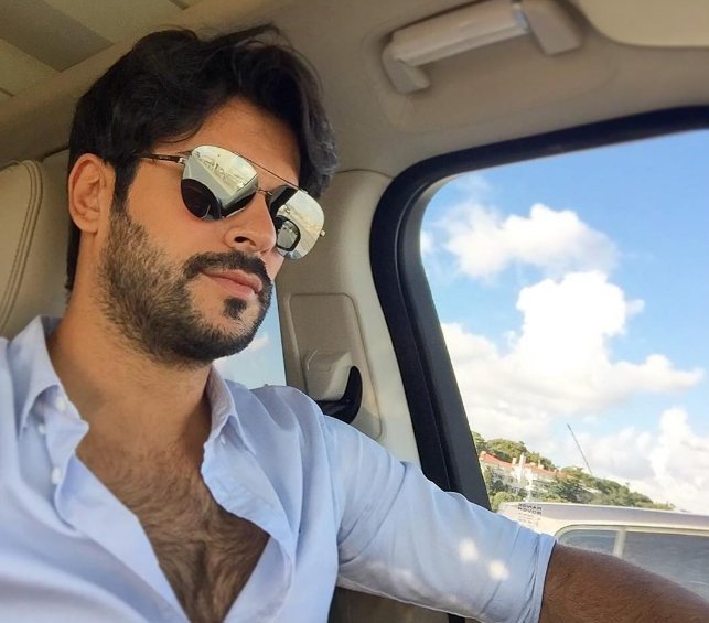 O κούκλος Τούρκος ηθοποιός που έχει τρελάνει τις Ελληνίδες [εικόνες] | iefimerida.gr 0