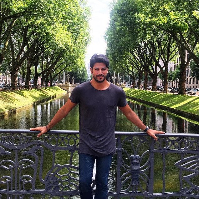 O κούκλος Τούρκος ηθοποιός που έχει τρελάνει τις Ελληνίδες [εικόνες] | iefimerida.gr 9