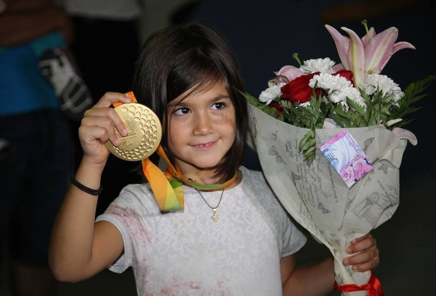 Υποδοχή ήρωα στον χρυσό Παραολυμπιονίκη Στεφανουδάκη στην Κρήτη – Τον σήκωσαν στα χέρια [εικόνες] | iefimerida.gr 1