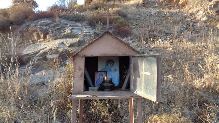 Πιλότος της πολεμικής αεροπορίας περπάτησε στην Κρήτη και άναψε 367 καντήλια [εικόνες] | iefimerida.gr 1