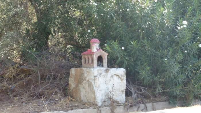 Πιλότος της πολεμικής αεροπορίας περπάτησε στην Κρήτη και άναψε 367 καντήλια [εικόνες] | iefimerida.gr 2