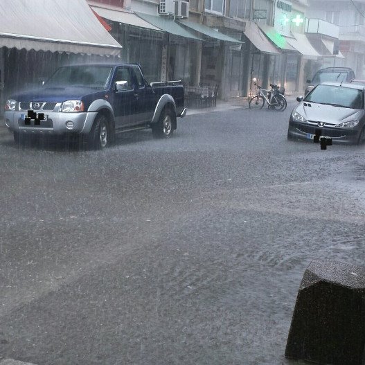 Πλημμύρισε η Καρδίτσα -Εφτασε στα 30 εκατοστά το νερό από τη βροχή [εικόνα] | iefimerida.gr 0