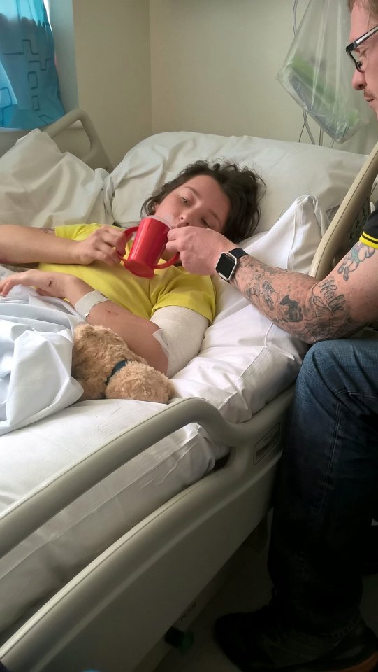 Απίστευτο: Εγκεφαλικά νεκρή κοπέλα κούνησε το δάχτυλό της λίγο πριν την αποσυνδέσουν [εικόνες] | iefimerida.gr 1