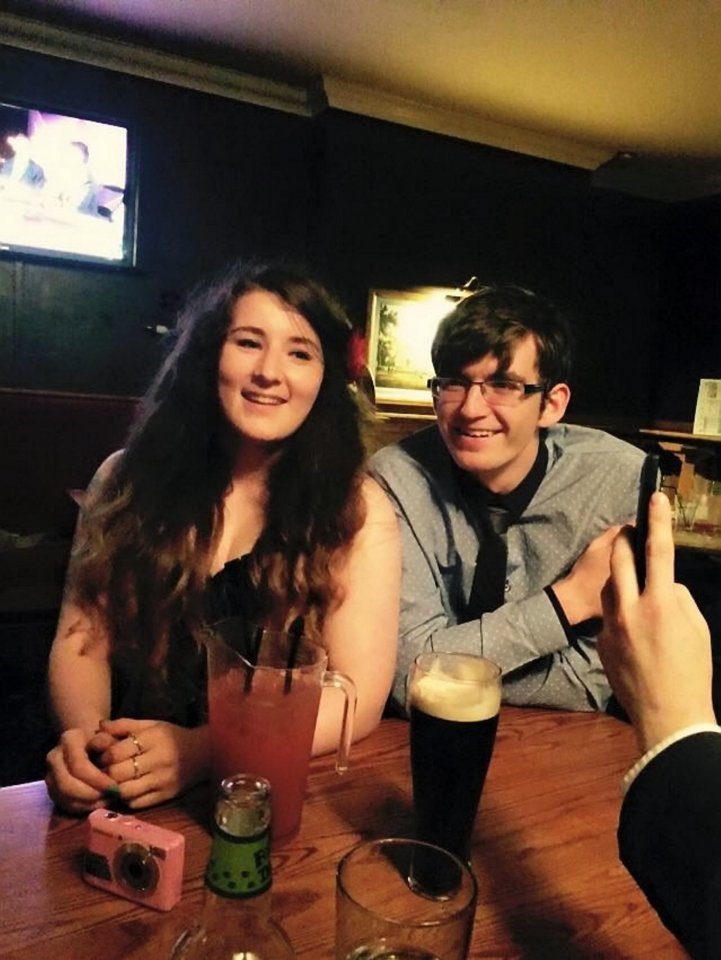 Απίστευτο: Εγκεφαλικά νεκρή κοπέλα κούνησε το δάχτυλό της λίγο πριν την αποσυνδέσουν [εικόνες] | iefimerida.gr 3