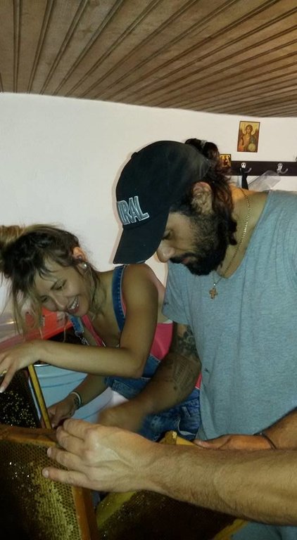 O ηθοποιός Γιώργος Σεϊταρίδης έκανε μελίσσια και μένει μόνιμα στο Πήλιο [εικόνες]  | iefimerida.gr 0