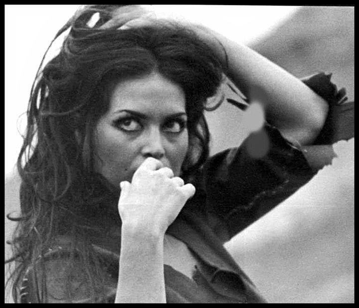 Η Τουρκάλα σταρ που ερωτεύτηκε ο Καζαντζίδης και εκείνη δεν του έριξε ούτε... βλέμμα [εικόνες] | iefimerida.gr 7