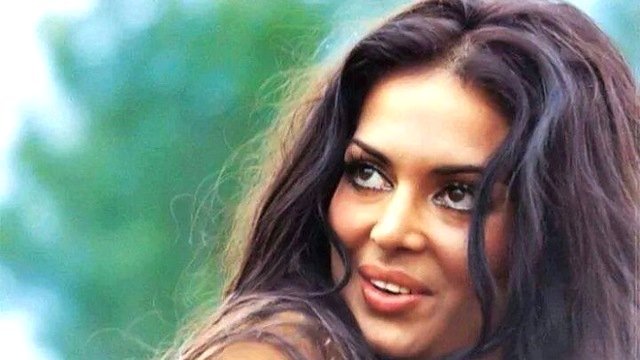 Η Τουρκάλα σταρ που ερωτεύτηκε ο Καζαντζίδης και εκείνη δεν του έριξε ούτε... βλέμμα [εικόνες] | iefimerida.gr 10