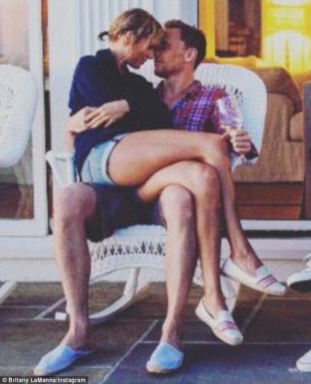 Η Τέιλορ Σουίφτ έδιωξε τον Tom Hiddleston -Δείτε για ποιο λόγο [εικόνες] | iefimerida.gr 0