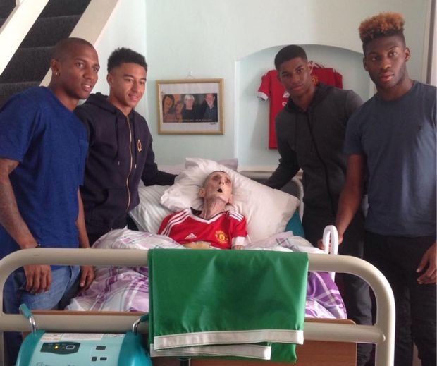 Συνάντησε τους παίκτες της αγαπημένης του ομάδας και πέθανε μετά από 45 λεπτά [εικόνες] | iefimerida.gr 2