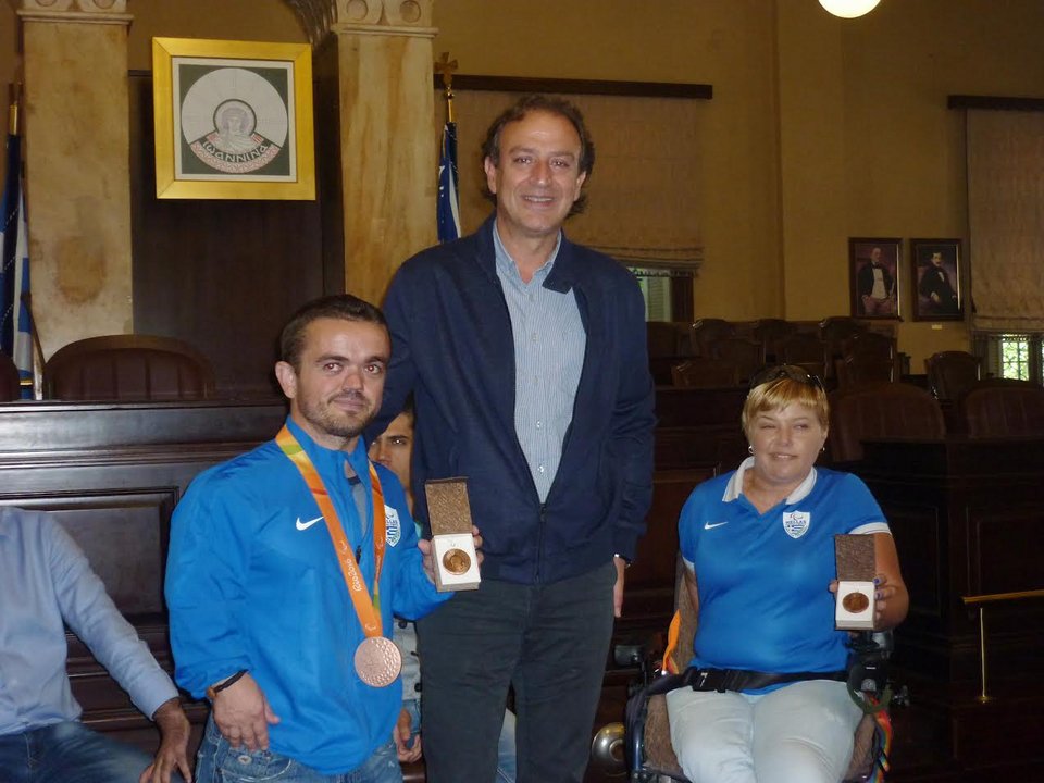 Τίμησαν στα Ιωάννινα τους Παραολυμπιονίκες Μπακοχρήστο και Λιάγκου [εικόνες] | iefimerida.gr 4