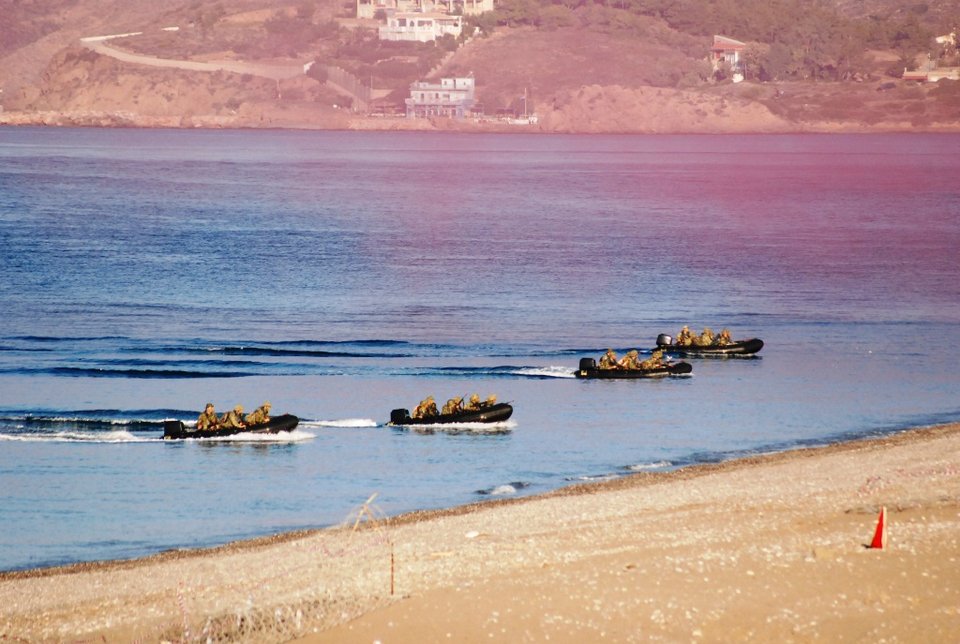 Ο Ελληνικός Στρατός κάνει απόβαση στη Χίο -Κομάντο, τανκς και ελικόπτερα στο νησί [εικόνες] | iefimerida.gr 1