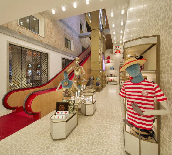 Το ωραιότερο εμπορικό κέντρο του κόσμου μόλις άνοιξε στη Βενετία -Σε εκπληκτικό παλάτσο του 13ου αιώνα [εικόνες] | iefimerida.gr 0