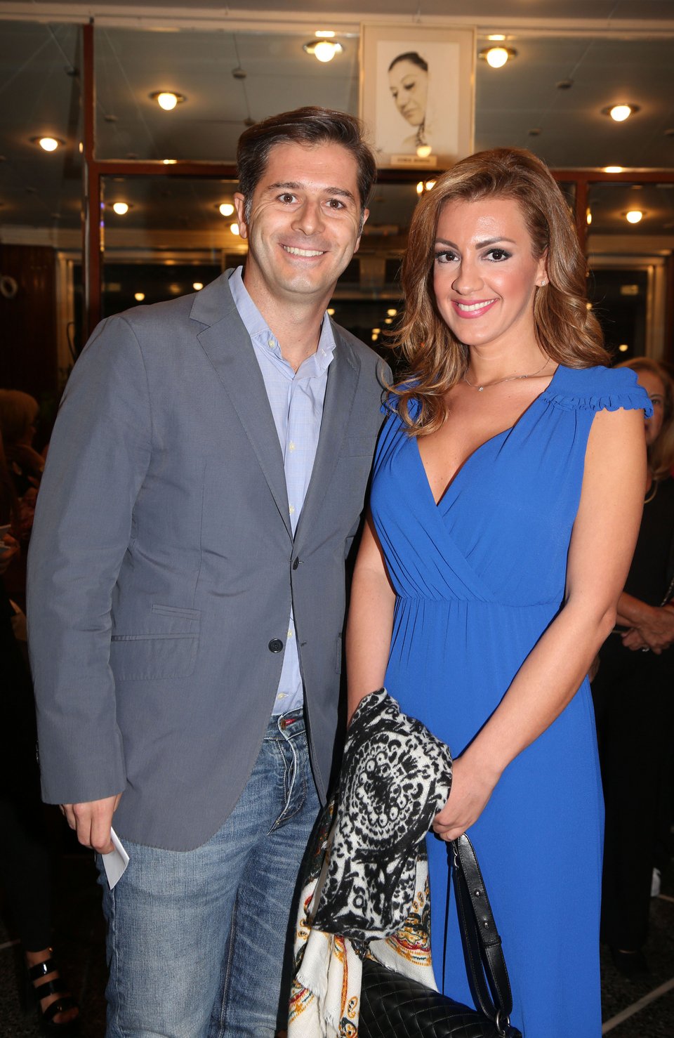 Η πρώτη δημόσια εμφάνιση του Μπουρδούμη με τη νέα σύντροφό του -Δημοσιογράφος του Alpha [εικόνες] | iefimerida.gr 0