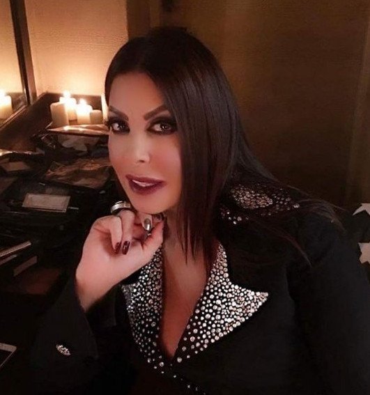 Το παράκανε με τα φίλτρα η Αντζελα Δημητρίου -Αγνώριστη στο καμαρίνι της [εικόνες]   | iefimerida.gr 2