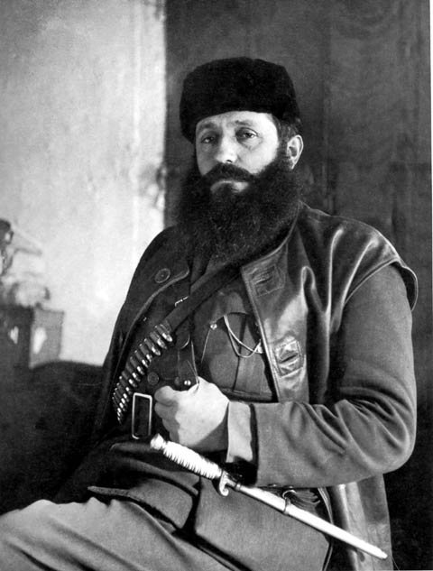 Για πρώτη φορά στο φως: Ο Αρης Βελουχιώτης χωρίς μούσι, με καπέλο και γραβάτα [εικόνες] | iefimerida.gr 0