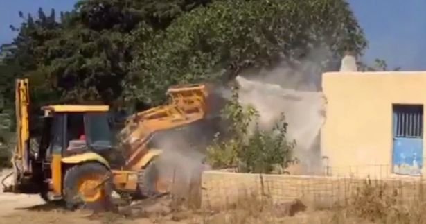 Υπόθεση Μπεν: Κατεδάφισαν το δωμάτιο που χτίστηκε μετά την εξαφάνιση του μικρού [εικόνες] | iefimerida.gr 1