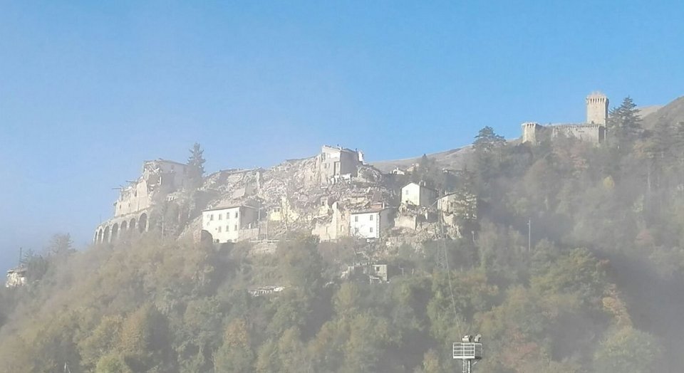 Τρόμος στην Ιταλία από τον νέο σεισμό 6,6 Ρίχτερ - 30.000 άστεγοι, 20 τραυματίες [εικόνες &amp; βίντεο] | iefimerida.gr 6