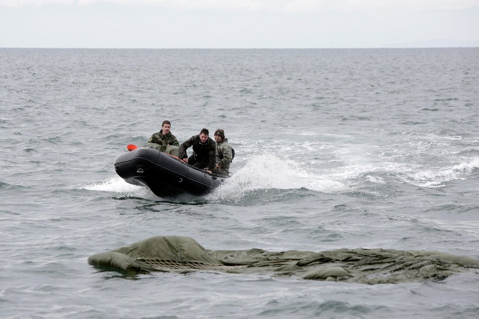 F-16, άρματα μάχης, ΟΥΚ και αλεξιπτωτιστές -Οι καλύτερες στιγμές της στρατιωτικής παρέλασης [εικόνες & βίντεο] | iefimerida.gr 6