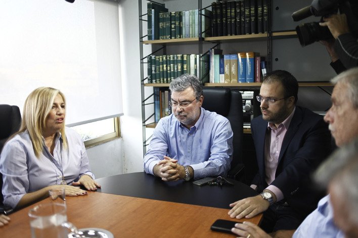 Επίσκεψη Γεννηματά στον δήμο Μοσχάτου - «Δεν ξεχνάμε την Αυτοδιοίκηση» [εικόνες] | iefimerida.gr 0