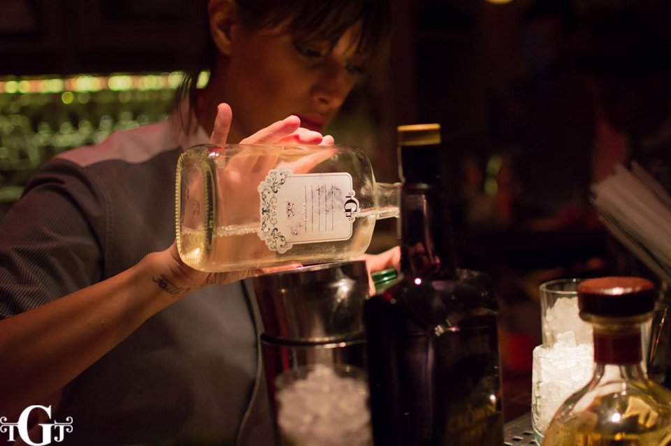 Τα 5 τοπ μπαράκια της Αθήνας για φλερτ [εικόνες] | iefimerida.gr 1