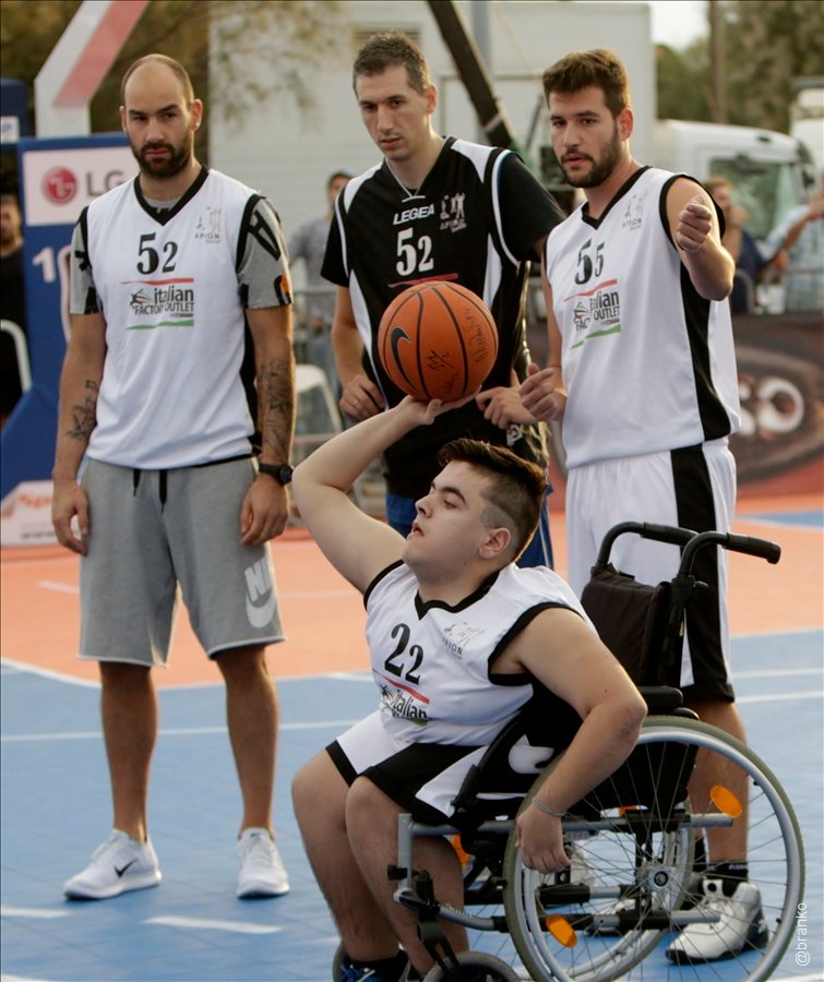 Οι καλύτεροι Ελληνες μπασκετμπολίστες το Σ/Κ πήγαν στη Γλυφάδα, στο τουρνουά 3 on 3 [εικόνες] | iefimerida.gr 2