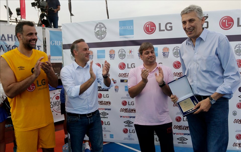 Οι καλύτεροι Ελληνες μπασκετμπολίστες το Σ/Κ πήγαν στη Γλυφάδα, στο τουρνουά 3 on 3 [εικόνες] | iefimerida.gr 0