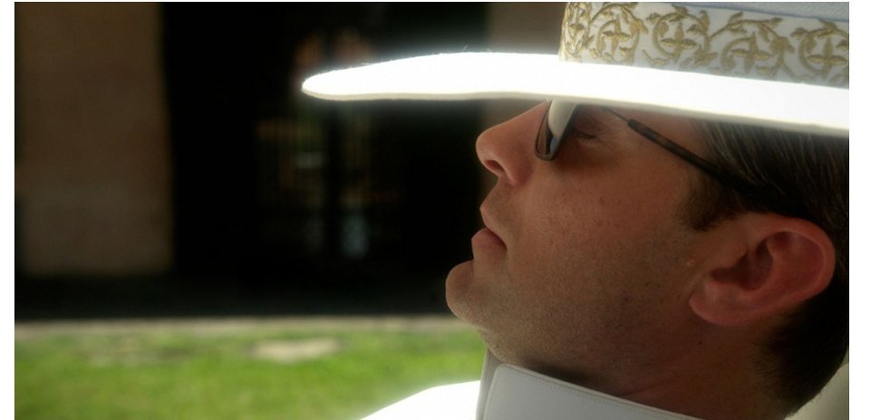 Σοκαριστικός Πάπας ο Τζουντ Λο, σε τηλεοπτική σειρά [εικόνες] | iefimerida.gr 2