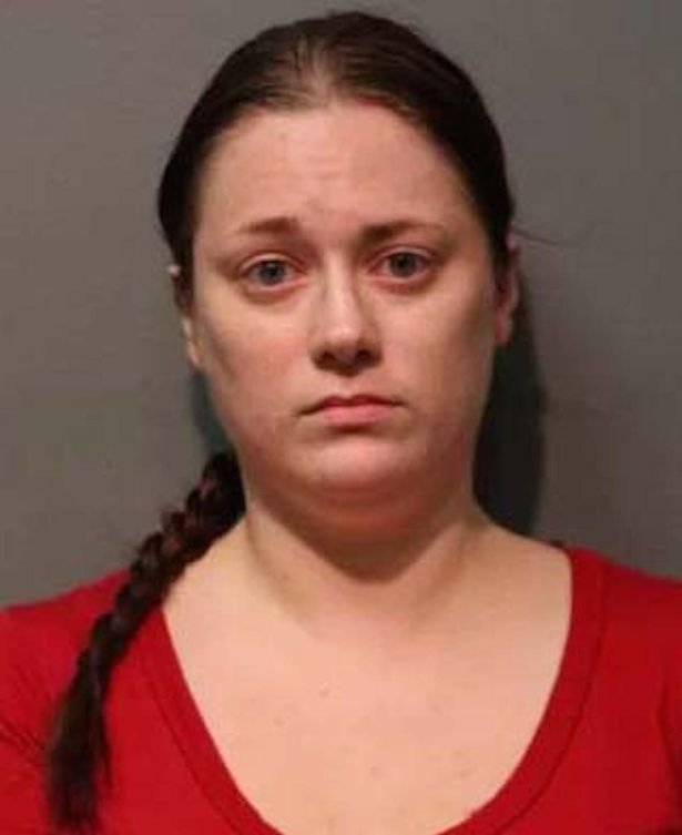 Παντρεμένη καθηγήτρια έκανε σεξ μέσα στην τάξη με δύο μαθητές της, την ίδια μέρα [εικόνες] | iefimerida.gr 1