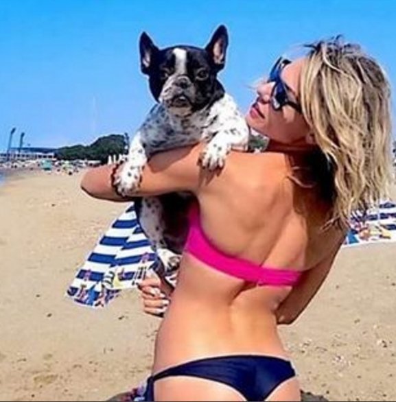 H σέξι δασκάλα που έγινε παρουσιάστρια - Η «Μενεγάκη» της Κρήτης [εικόνες] | iefimerida.gr 22