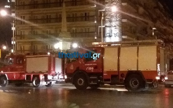 Θεσσαλονίκη: Βόμβες μολότοφ πέταξαν άγνωστοι μπροστά από την πύλη εμπορίου της ΔΕΘ | iefimerida.gr 0