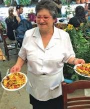 Ο «Ωνάσης της Κρήτης» - Ο ταβερνιάρης με τις 2.500 γραβάτες [εικόνες] | iefimerida.gr 2