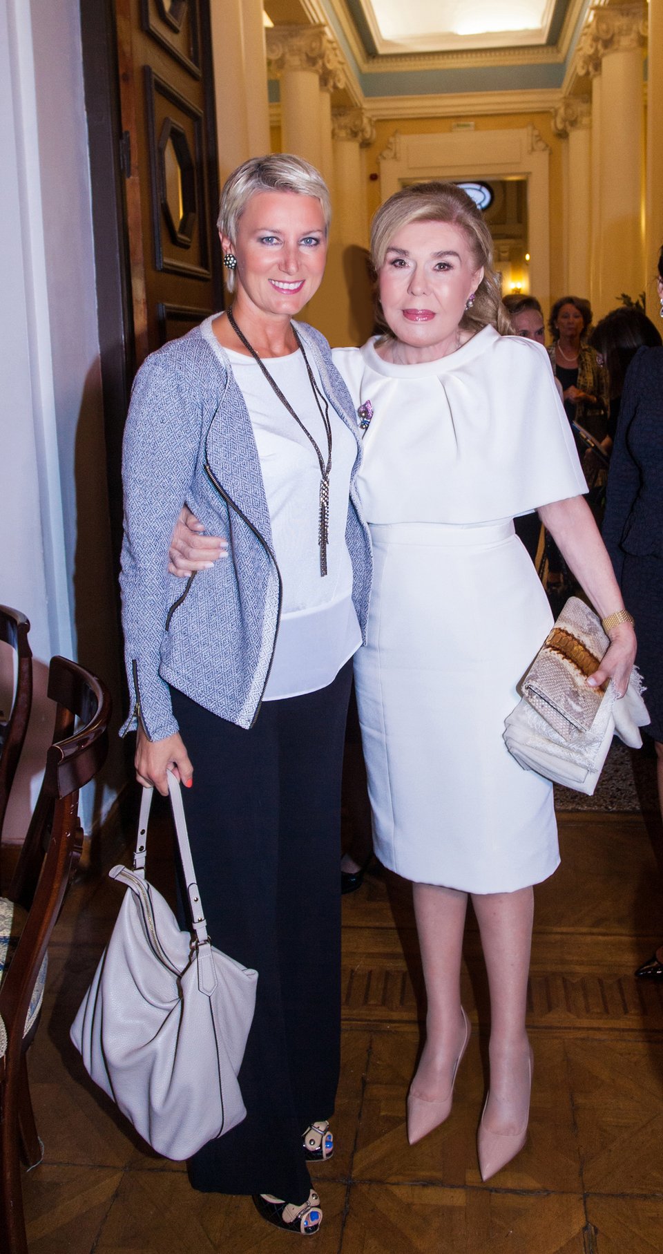 Πρώην Πρώτες Κυρίες, δημοσιογράφοι, καλλιτέχνιδες -Το event στο οποίο πήγαν 300 γνωστές Ελληνίδες κυρίες [εικόνες]  | iefimerida.gr 2