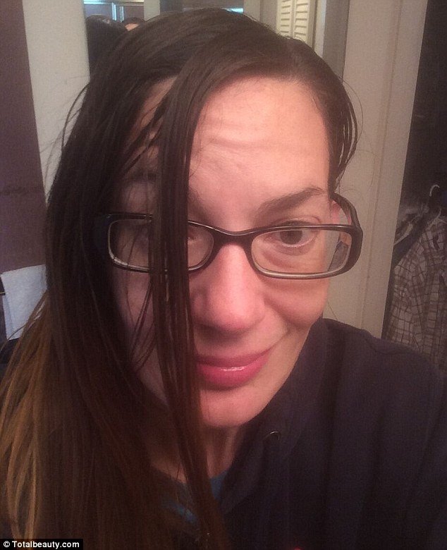 Εμειναν για ένα μήνα χωρίς μπάνιο και προϊόντα ομορφιάς -Τι συνέβη στο δέρμα τους [εικόνες] | iefimerida.gr 0