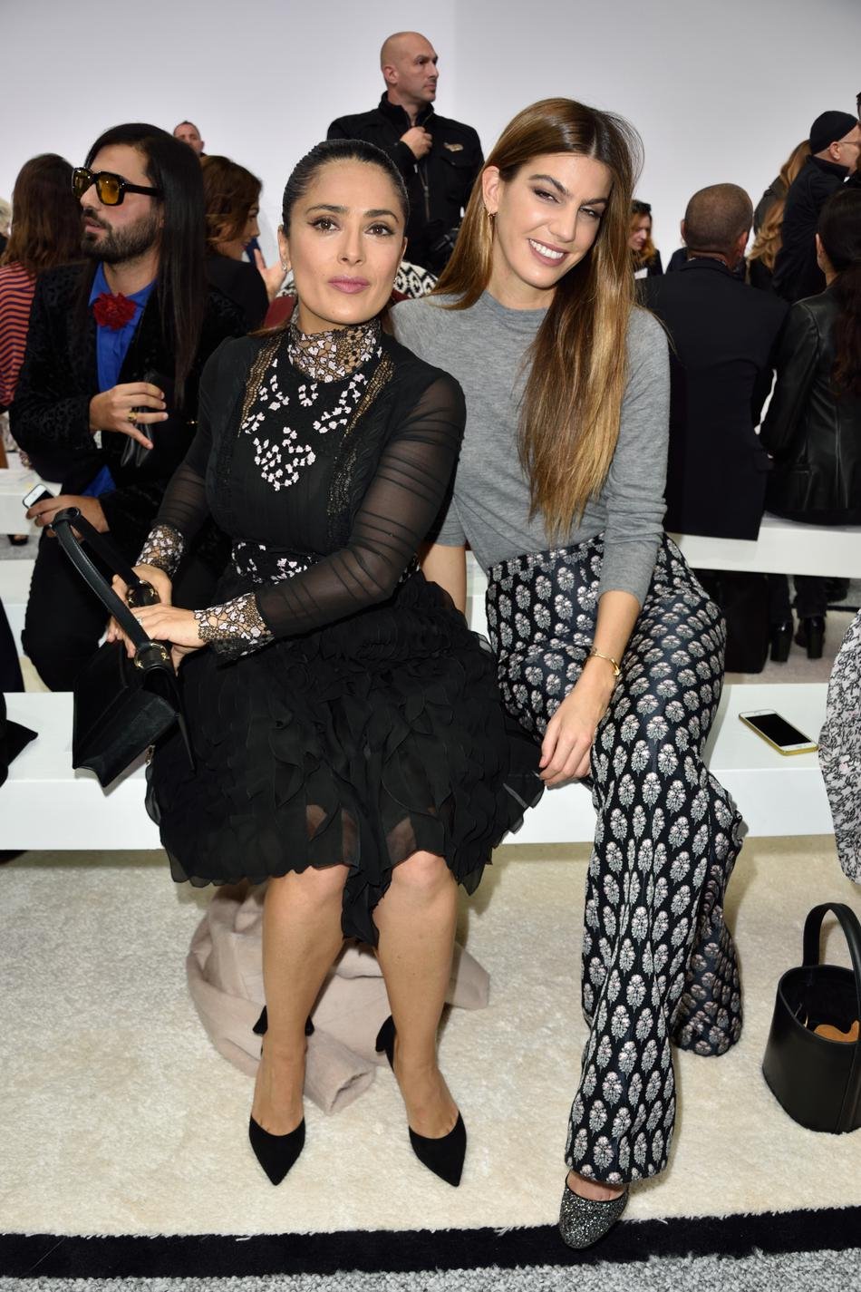 Ποιες κάθονται πάντα μπροστά στα ντεφιλέ του Παρισιού [εικόνες] | iefimerida.gr 14