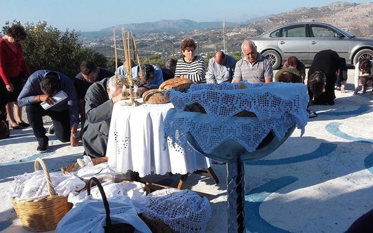 Ρόδος: Εκαναν λιτανεία για να... βρέξει -Ανησυχία για την παρατεταμένη ανομβρία [εικόνες] | iefimerida.gr 3