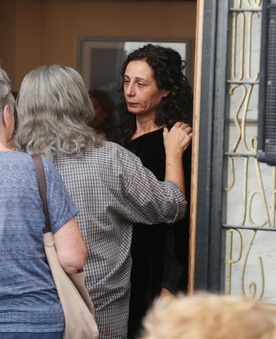 Το τελευταίο αντίο στην ηθοποιό Σοφία Ρούμπου -Συντετριμμένη η κόρη της [εικόνες] | iefimerida.gr 0