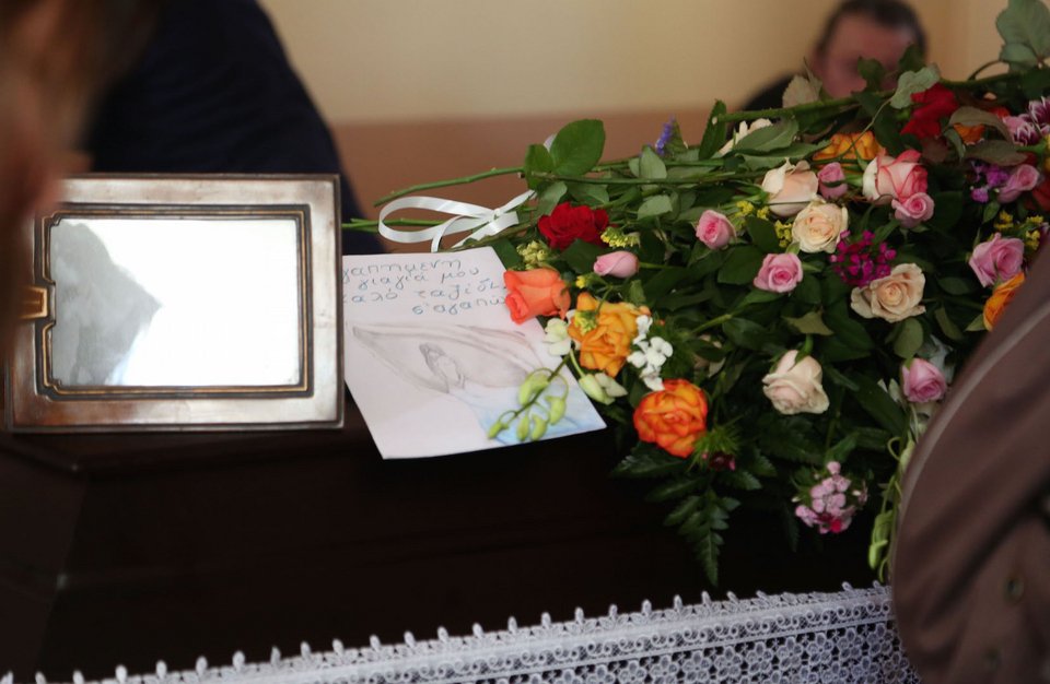 Το τελευταίο αντίο στην ηθοποιό Σοφία Ρούμπου -Συντετριμμένη η κόρη της [εικόνες] | iefimerida.gr 11