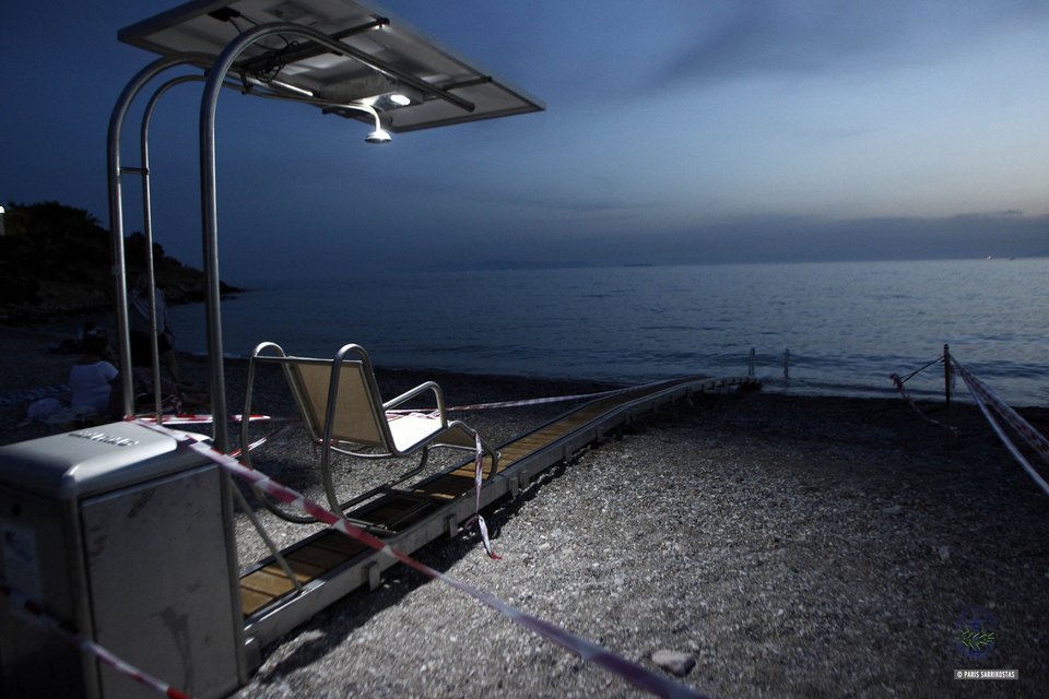 Η υποδομή για ΑμεΑ στη Γλυφάδα «άνοιξε» την παραλία για όλους τους πολίτες [εικόνες] | iefimerida.gr 1