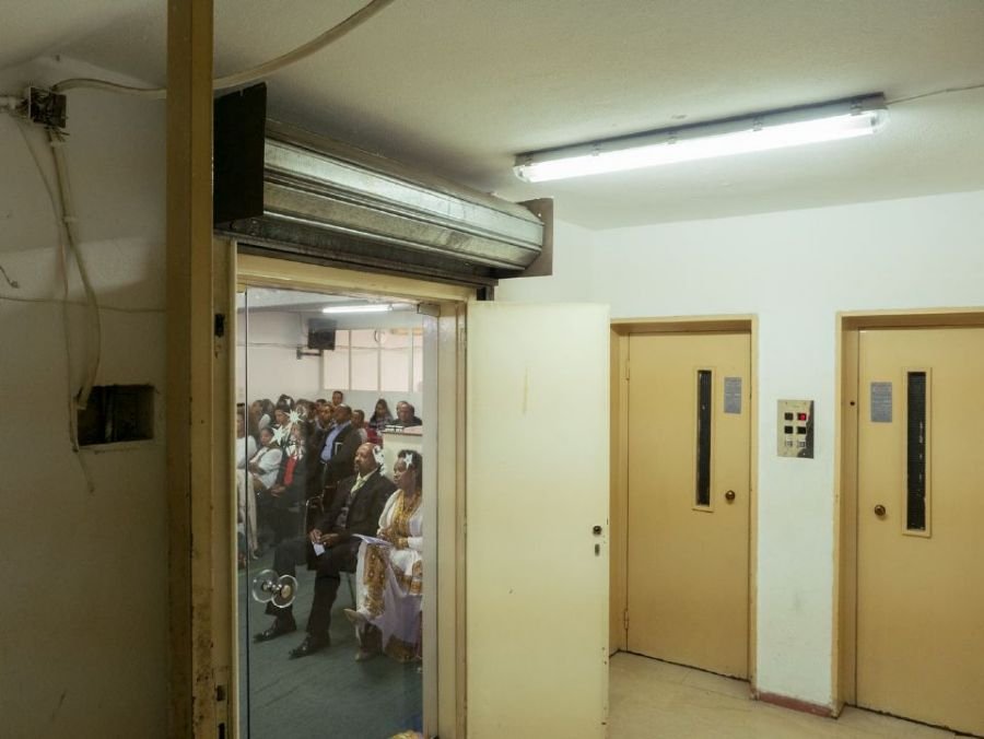 «Δεν λύνει το πρόβλημα το τέμενος στον Βοτανικό, θέλουμε τζαμιά μέσα στην πόλη», λένε οι μετανάστες | iefimerida.gr 1