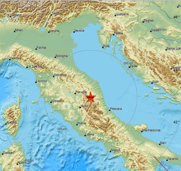 Τρόμος στην Ιταλία από τον νέο σεισμό 6,6 Ρίχτερ - 30.000 άστεγοι, 20 τραυματίες [εικόνες &amp; βίντεο] | iefimerida.gr 3