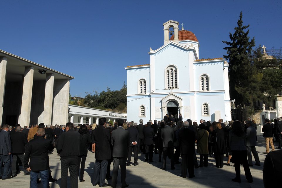 Μητσοτάκης, Σαμαράς, Κατσέλη, Μαρινάκης και Μελισσανίδης στην κηδεία Τουρκολιά [εικόνες] | iefimerida.gr 0