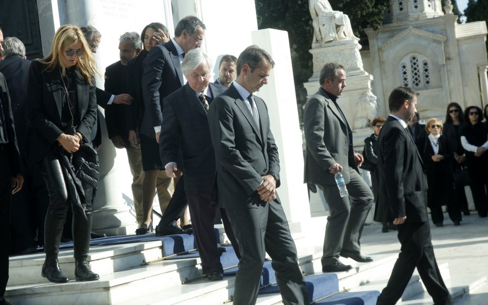 Μητσοτάκης, Σαμαράς, Κατσέλη, Μαρινάκης και Μελισσανίδης στην κηδεία Τουρκολιά [εικόνες] | iefimerida.gr 2